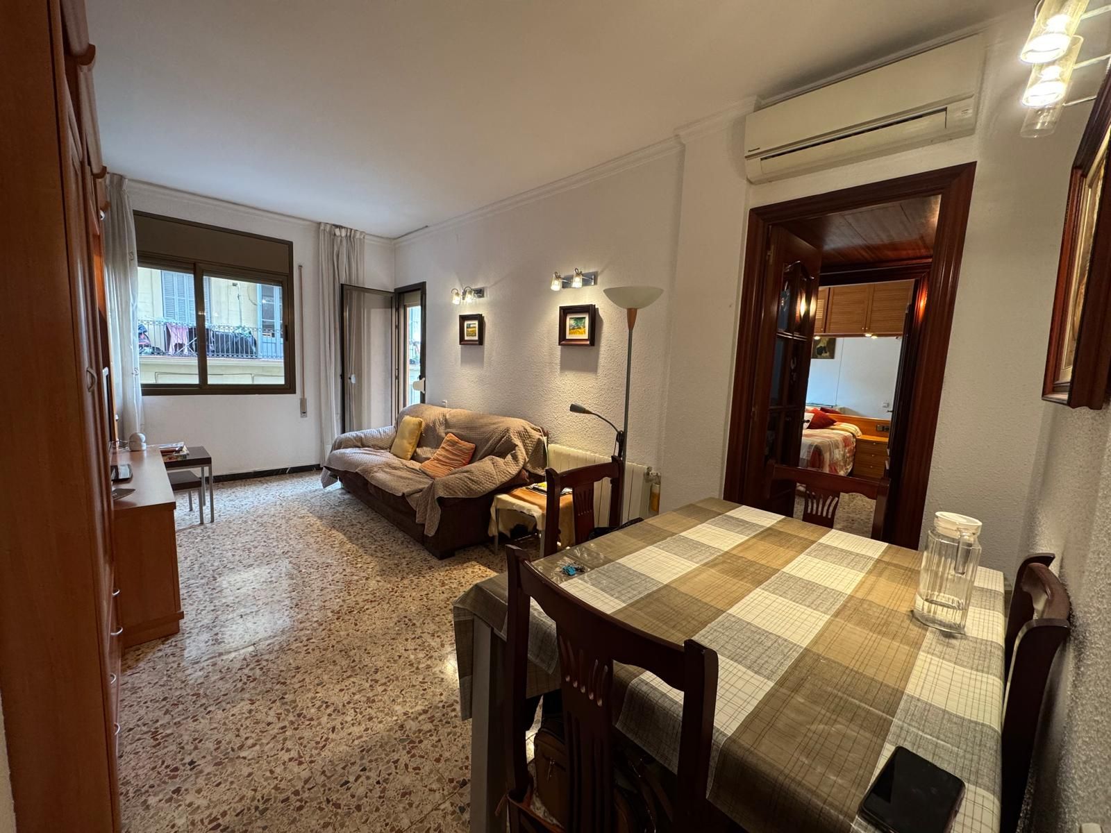 Sala de estar de Piso en venta en  Barcelona Capital con Calefacción y Balcón