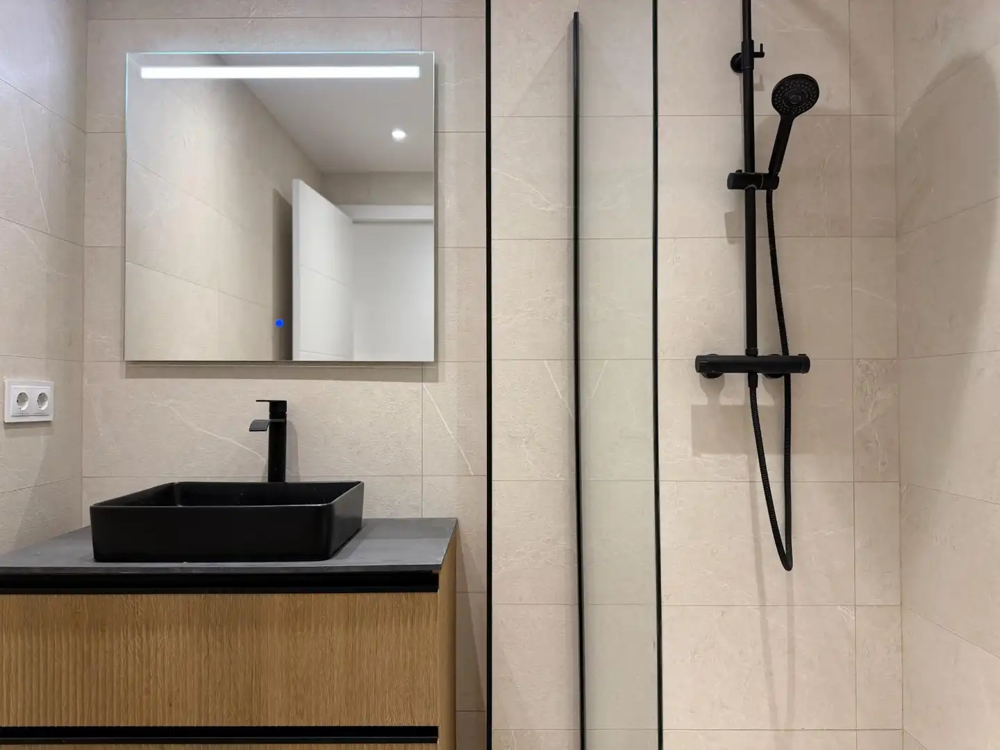 Baño de Piso en venta en Sabadell con Calefacción y Balcón