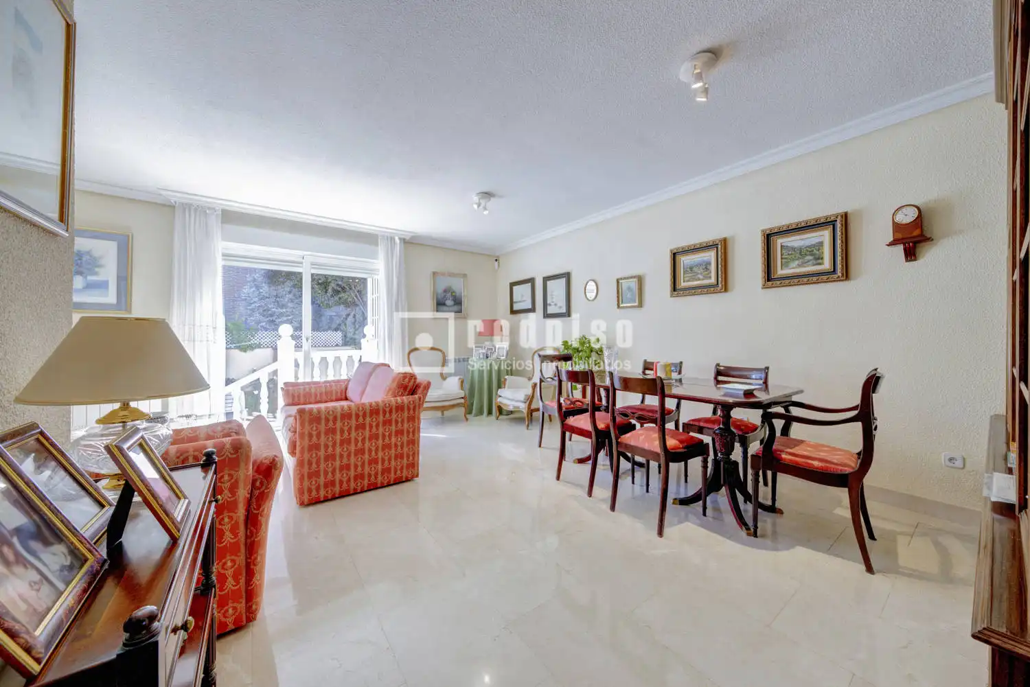 Living room of Houses for sale in Pozuelo de Alarcón  with Air Conditioner, Heating and Parquet flooring