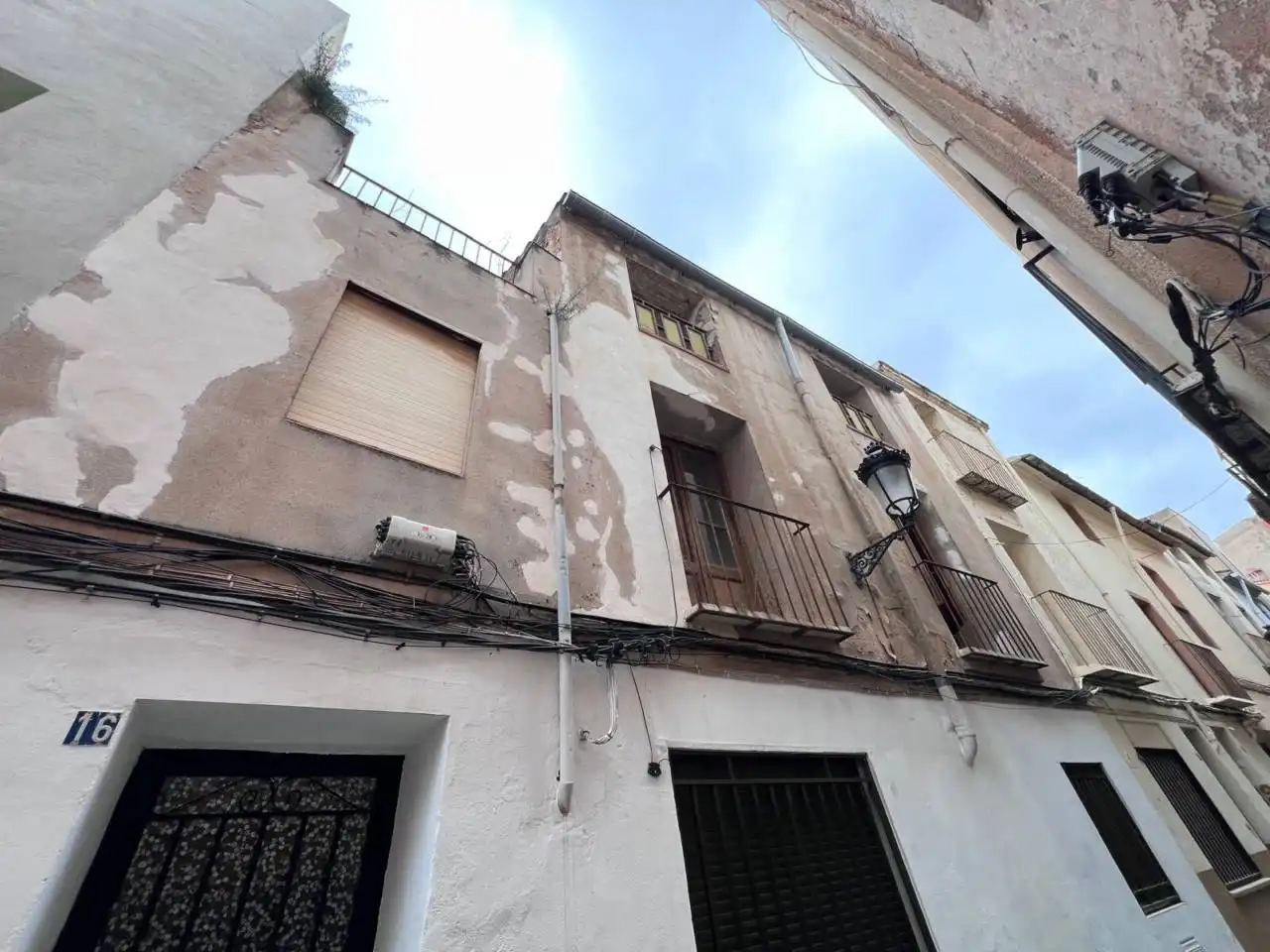 Vista exterior de Pis en venda en L'Alcora amb Terrassa i Balcó