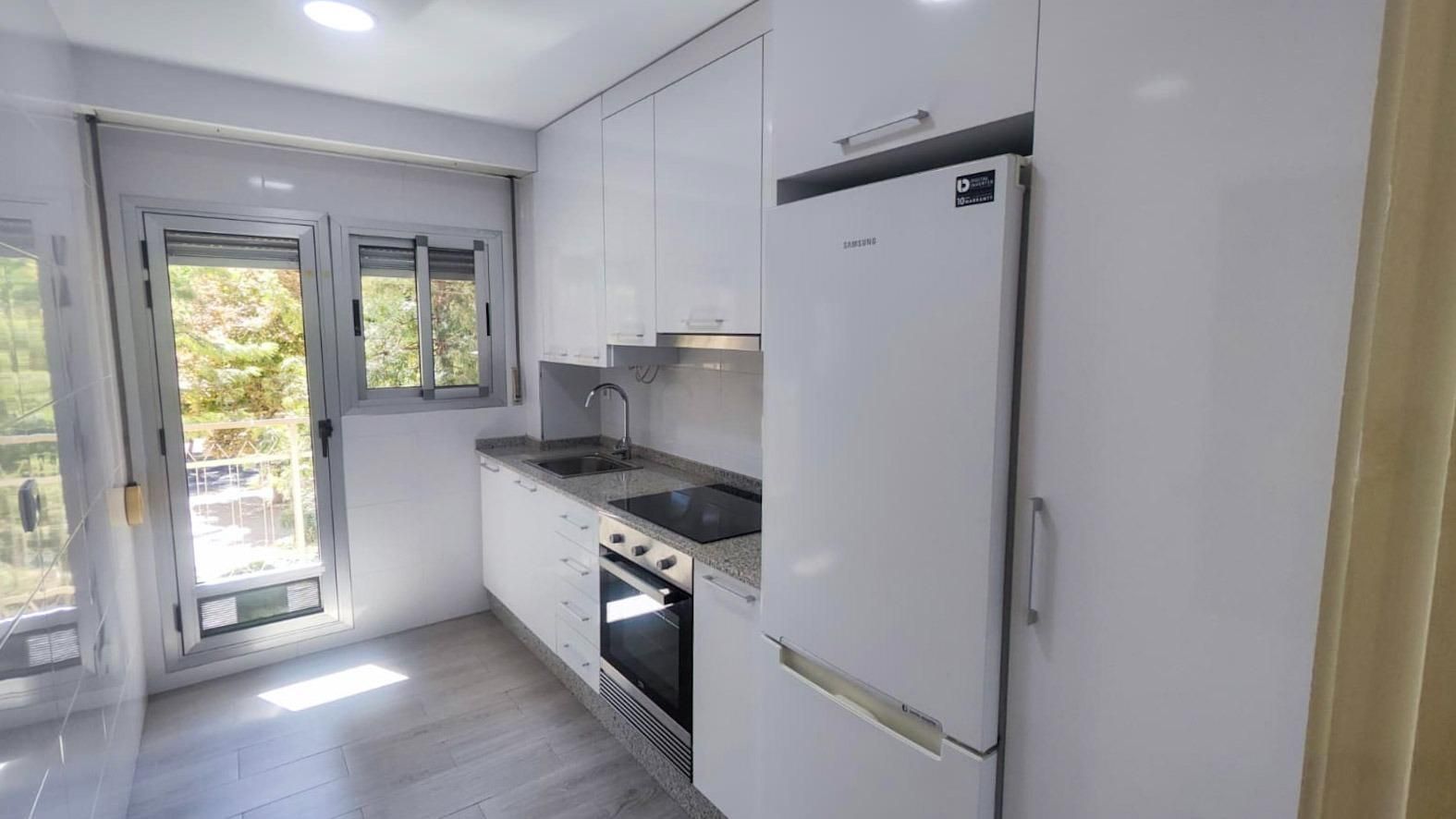 Cocina de Piso de alquiler en  Valencia Capital con Balcón
