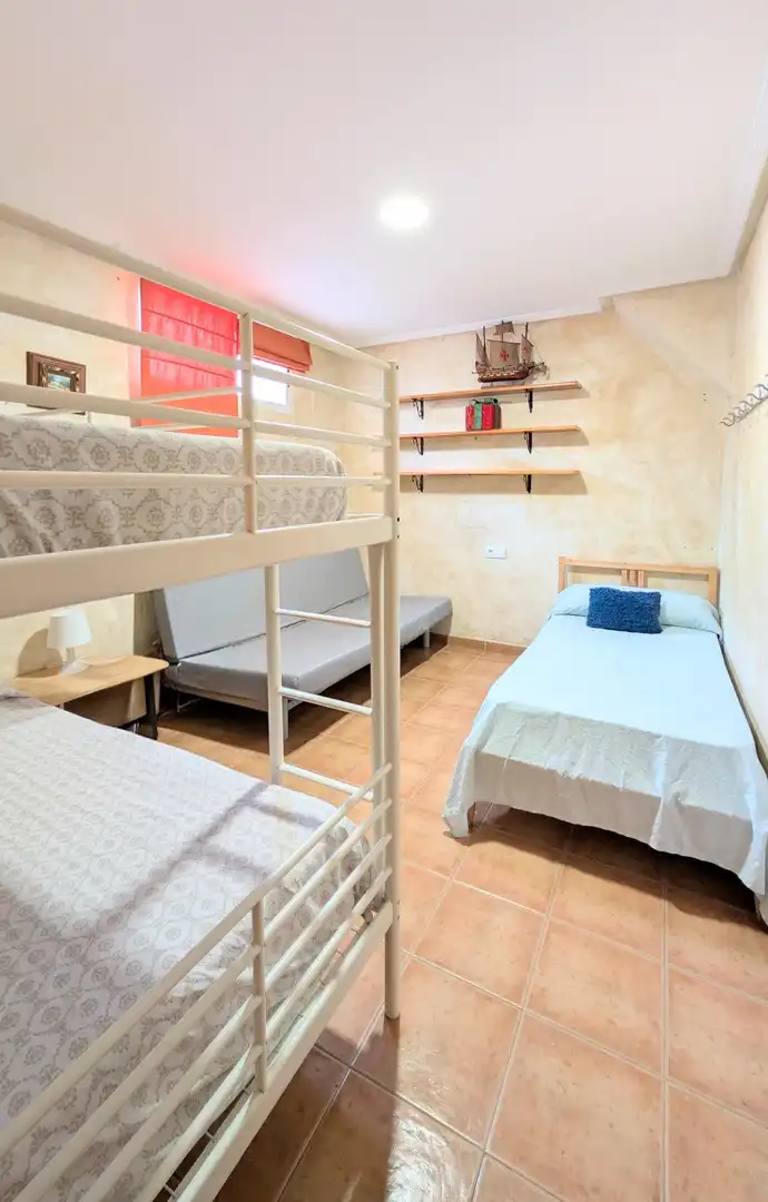 Dormitori de Casa o xalet en venda en Elche / Elx amb Aire condicionat, Calefacció i Jardí privat