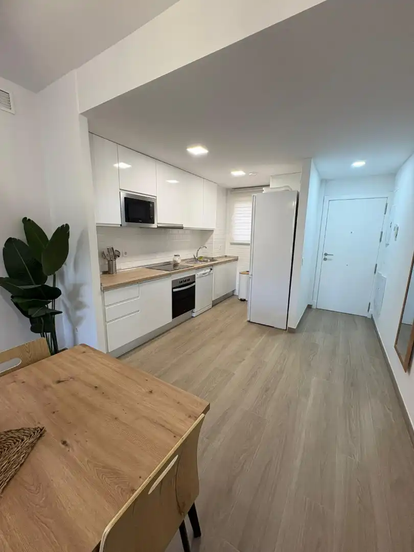 Küche von Wohnung zum Verkauf in Chipiona mit Klimaanlage, Heizung und Privatgarten