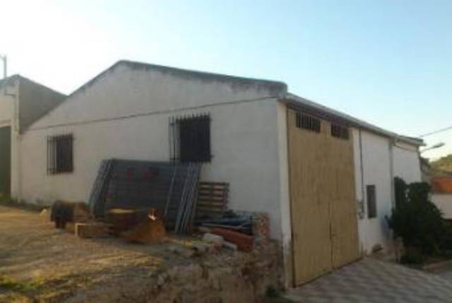 Nave industrial en Venta en Priego
