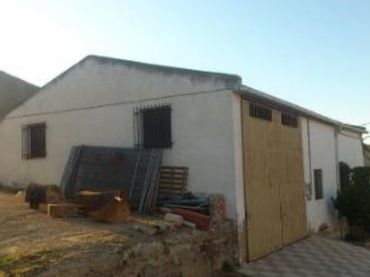 Nave industrial en venta en Priego
