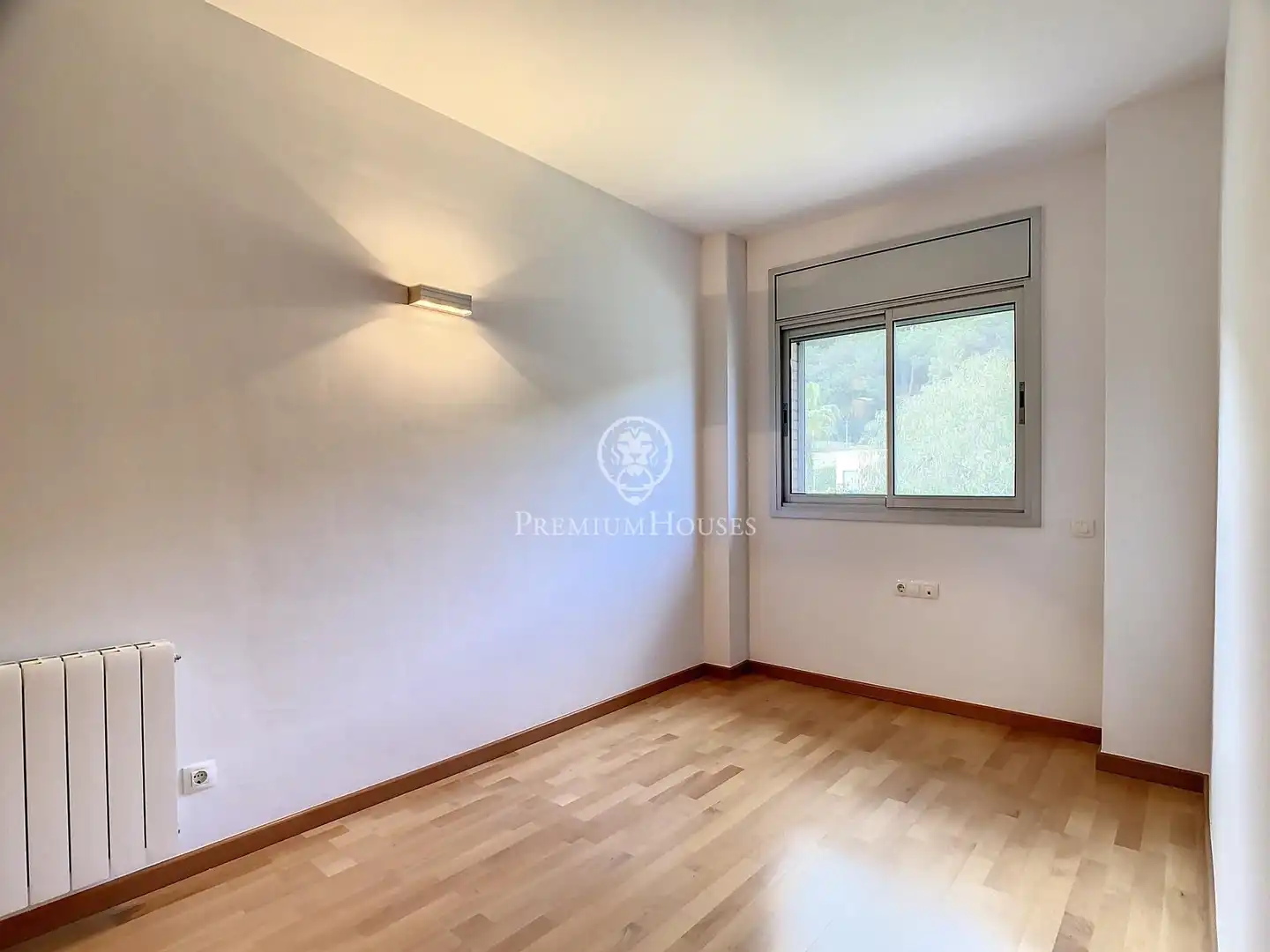 Habitación de Casa adosada en venta en Arenys de Munt con Aire acondicionado, Calefacción y Jardín privado