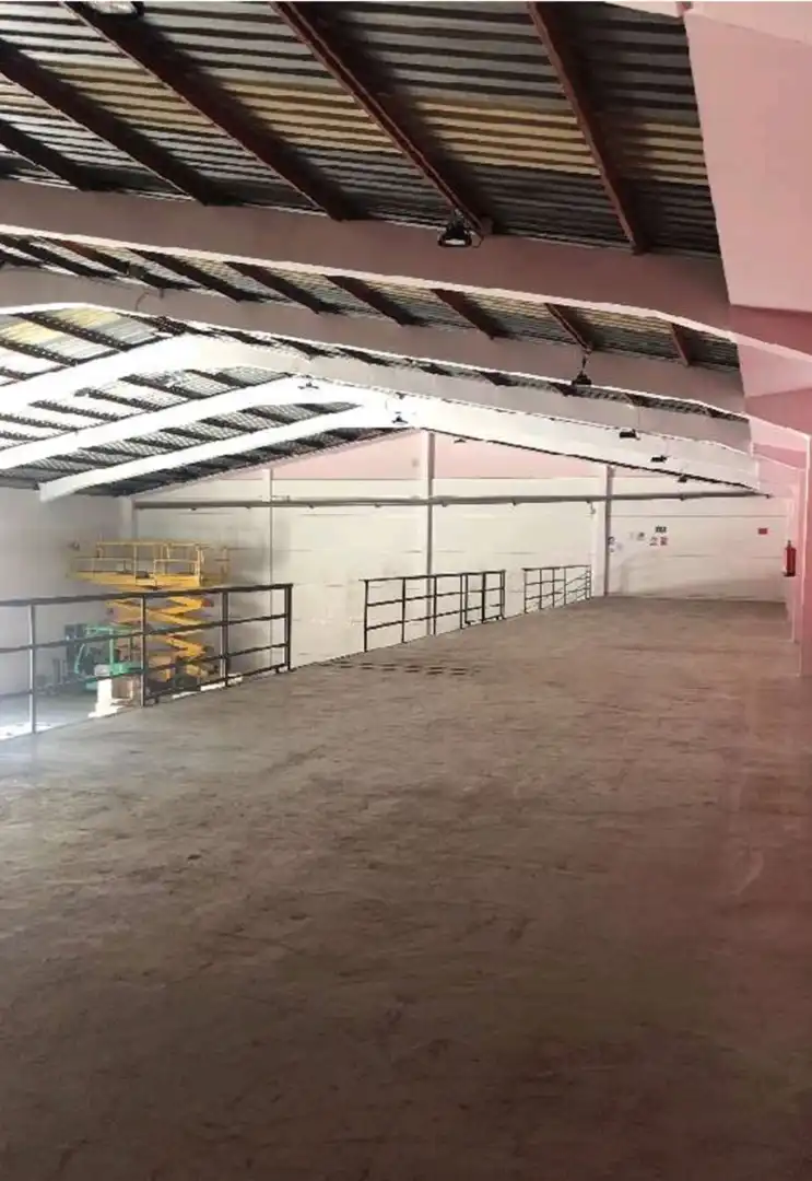 Nave industrial in vendita a Santa María del Águila, imagen 4