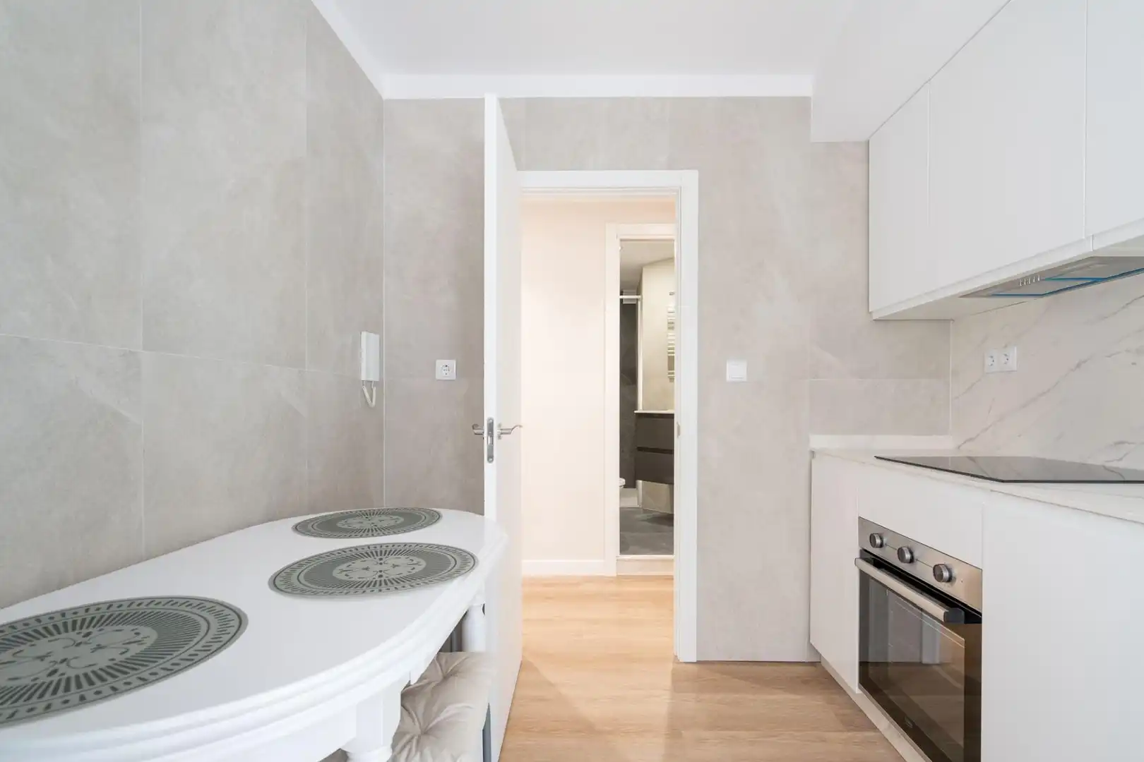 Küche von Wohnung zur Miete in Oviedo  mit Heizung, Terrasse und Möbliert