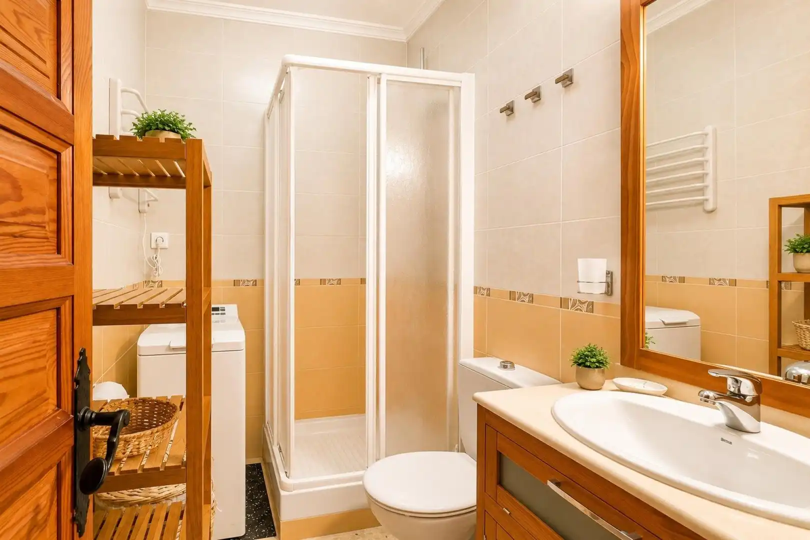 Baño de Apartamento en venta en Nerja con Aire acondicionado, Calefacción y Terraza