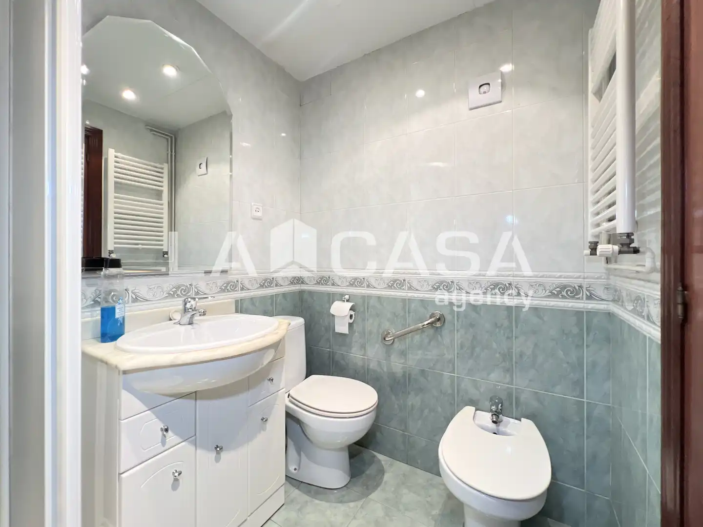 Bathroom of Flat for sale in Artigues - Llefià