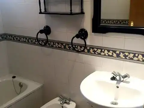 Baño de Piso en venta en Móstoles con Aire acondicionado