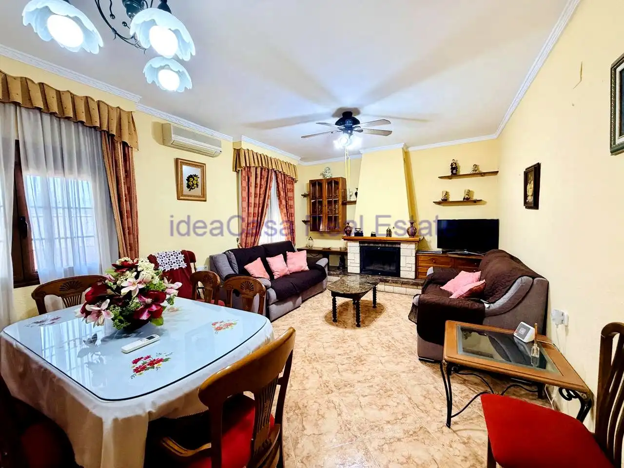 Sala d'estar de Casa o xalet de lloguer en Málaga amb Aire condicionat, Terrassa i Moblat