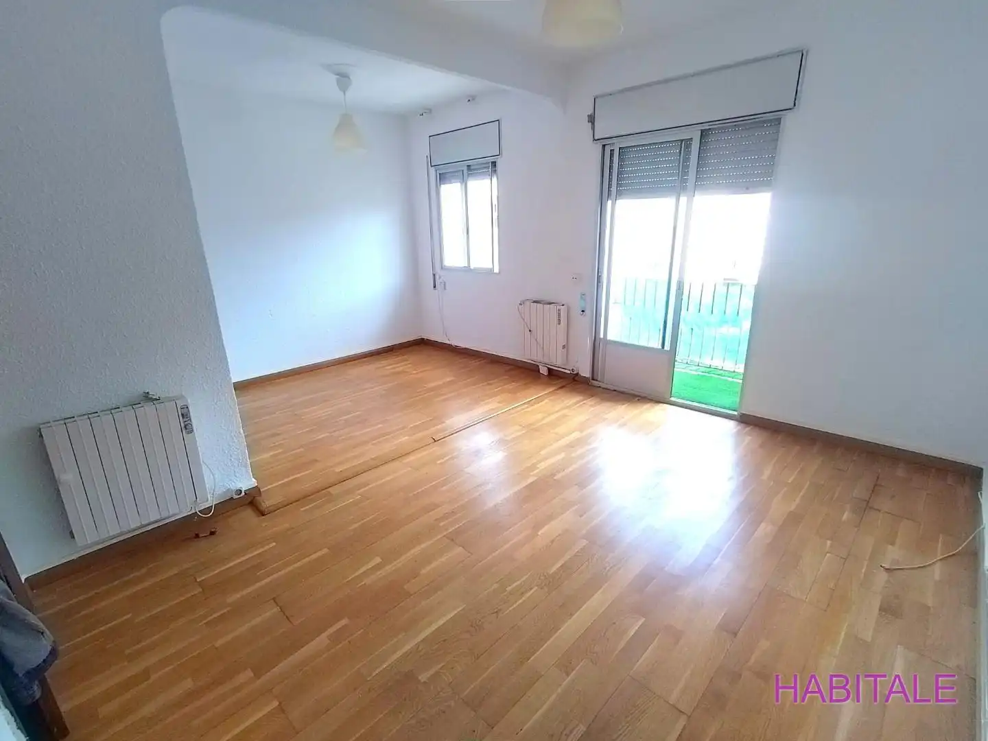 Living room of Flat for sale in Zaragoza  with Storage room