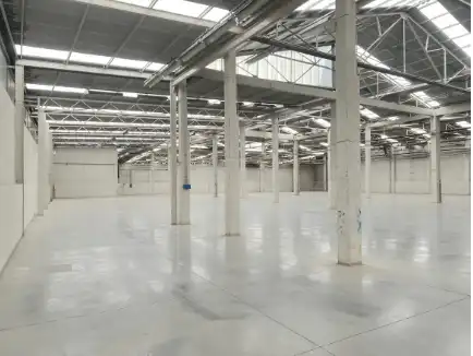 Nave industrial de alquiler en Vigo  con Calefacción y Alarma