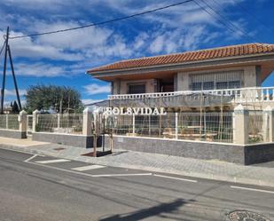 Vista exterior de Casa o xalet en venda en Beniel amb Terrassa, Piscina i Balcó