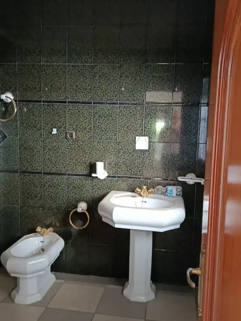 Bany de Casa adosada en venda en Linares amb Balcó