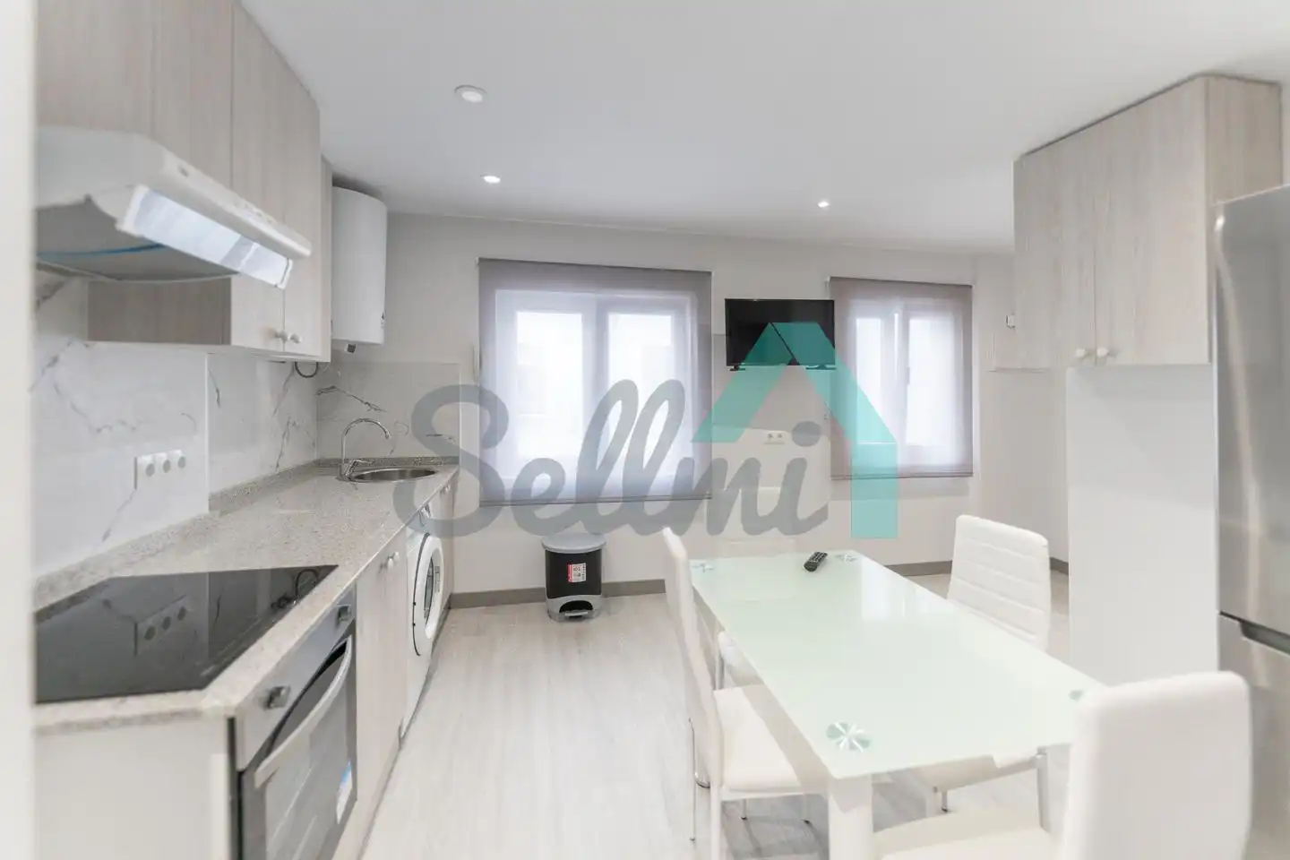 Kitchen of Flat for share in Oviedo   with Heating, Furnished and Internet