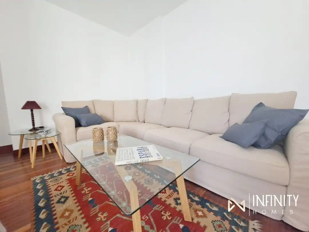 Wohnzimmer von Wohnungen zur Miete in Bilbao  mit Heizung, Terrasse und Ofen