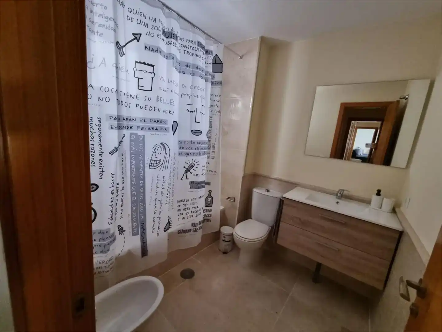 Bany de Pis de lloguer en Puerto Real amb Piscina i Balcó