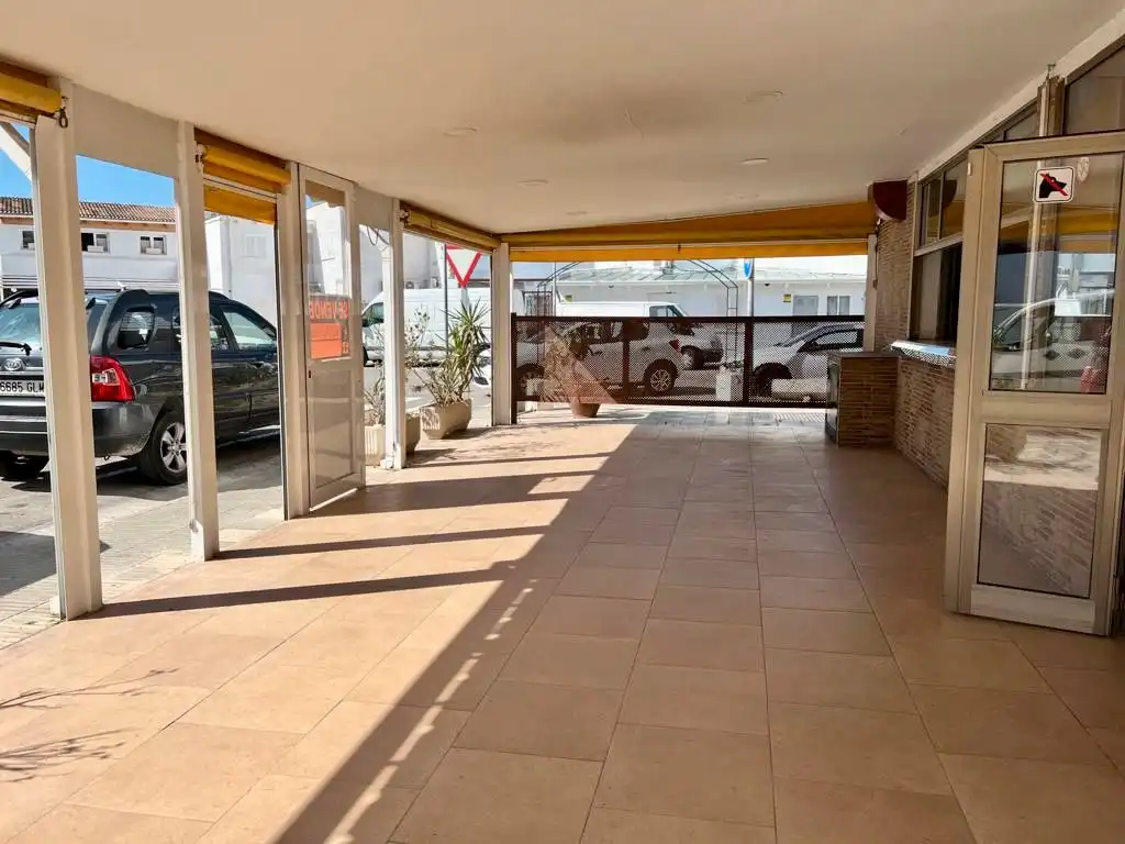 Geschaftsraum zum Verkauf in Alcúdia mit Klimaanlage und Terrasse