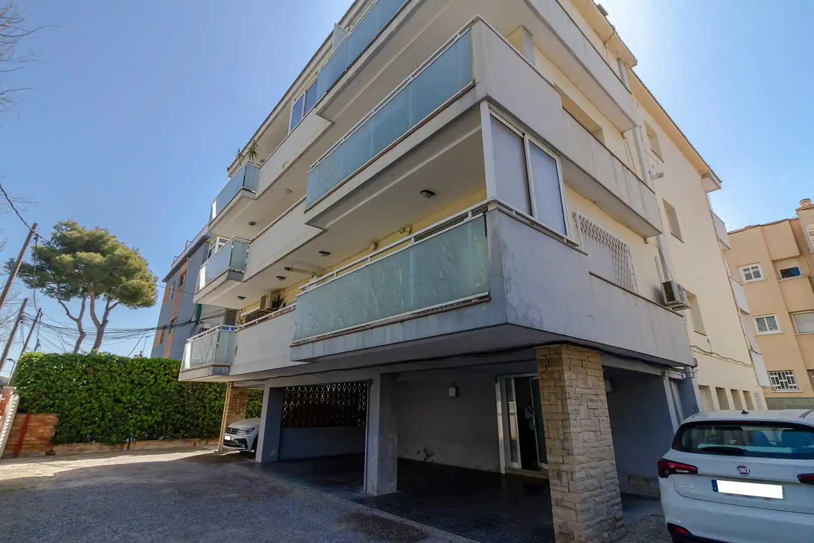 Außenansicht von Wohnung zum Verkauf in Castelldefels mit Klimaanlage, Heizung und Terrasse