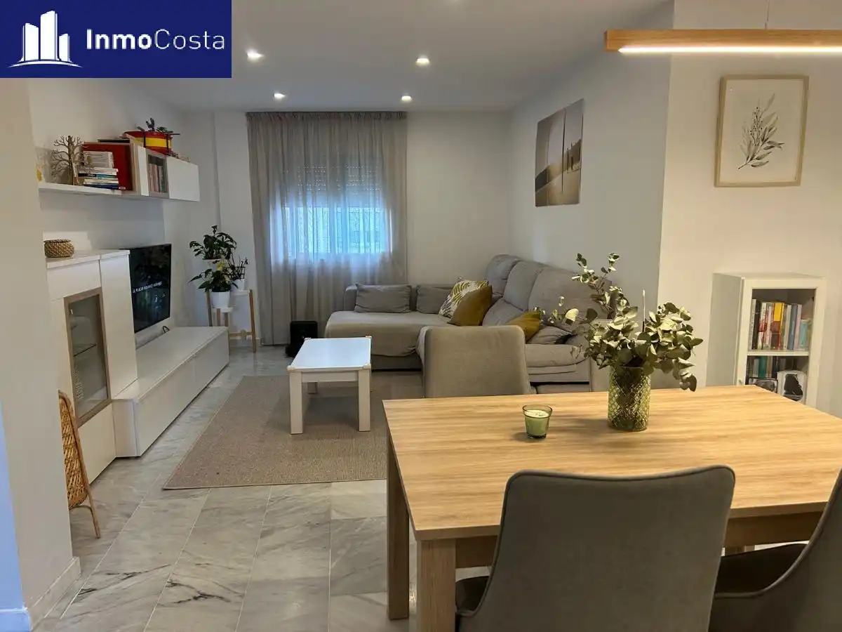 Sala de estar de Piso en venta en La Línea de la Concepción
