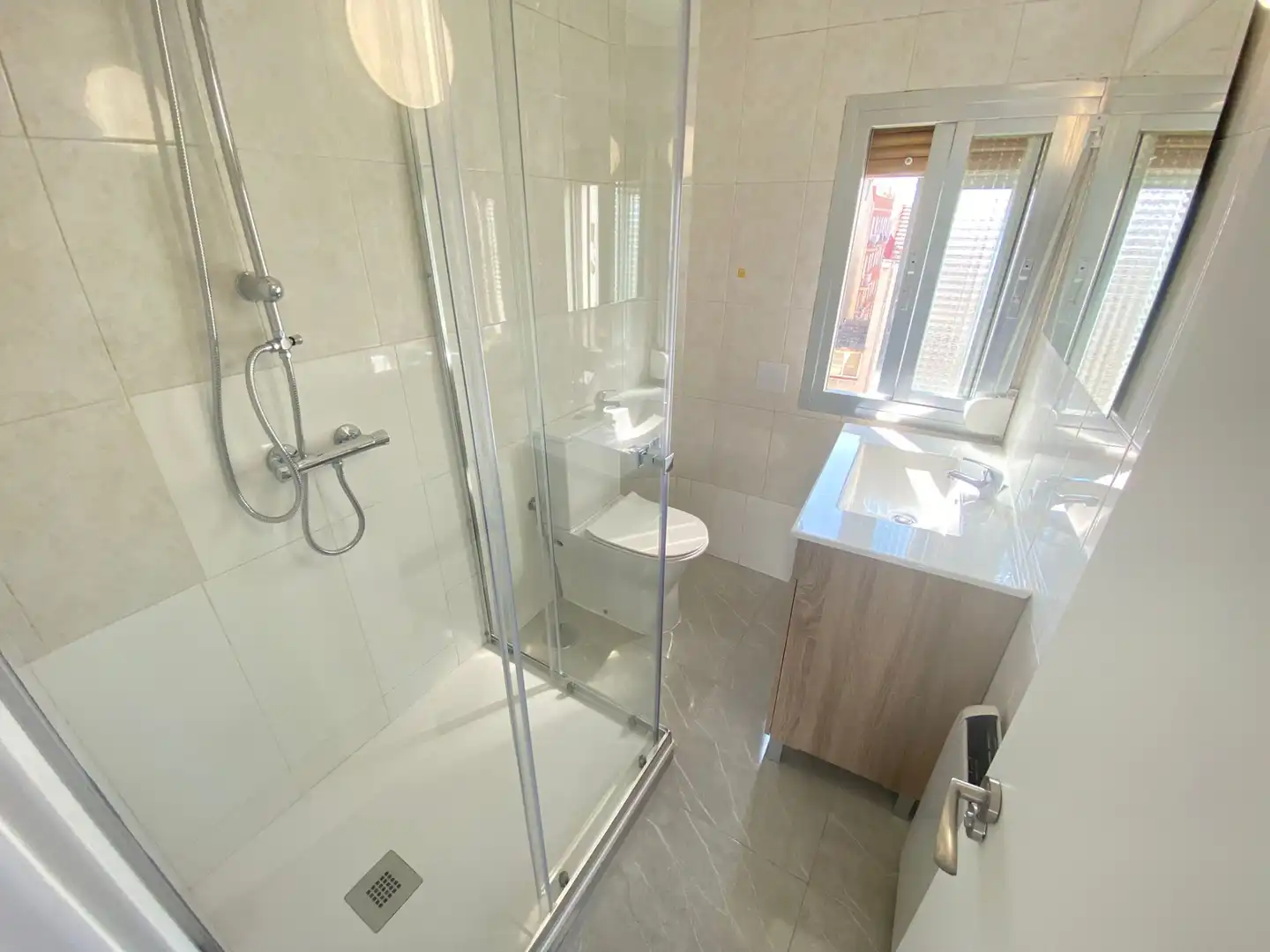 Bathroom of Attic for rent in Madrid  with Heating, Terrace and Furnished