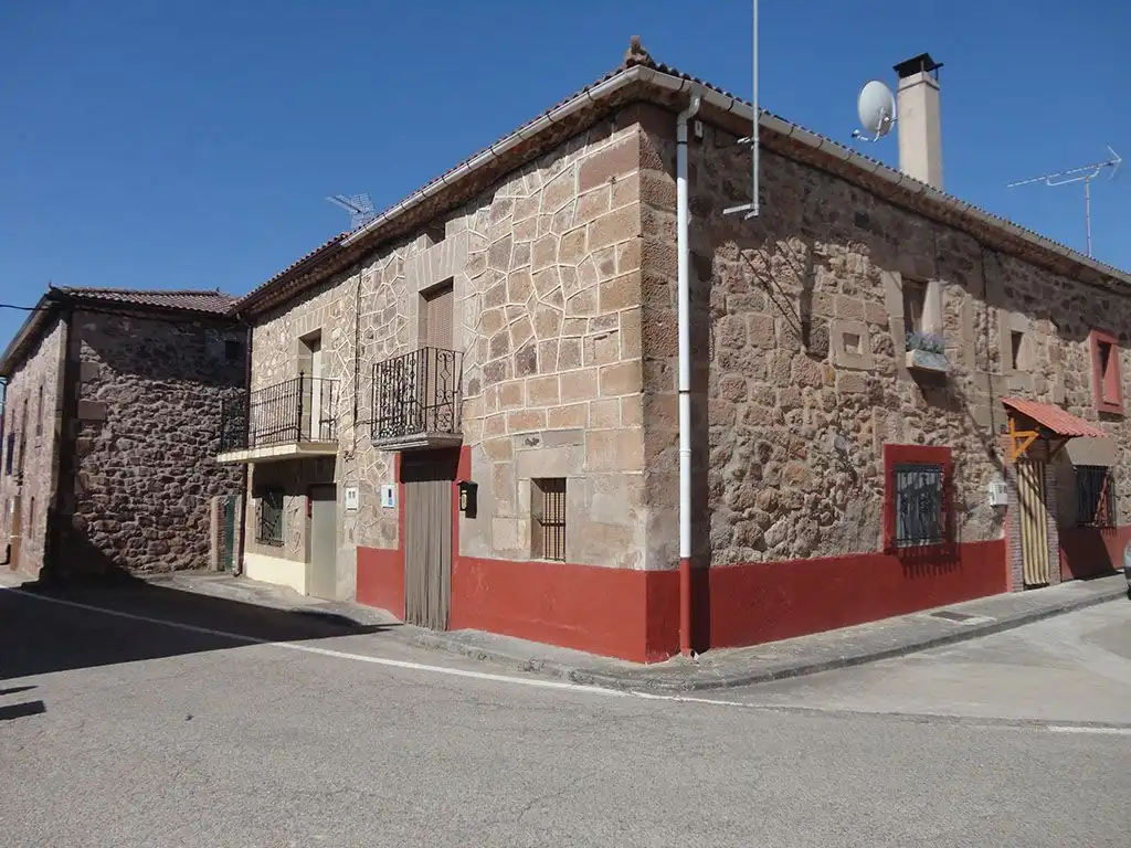 Vista exterior de Casa o chalet en venta en Pinilla de los Moros con Trastero y Amueblado