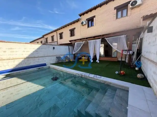 Reihenhaus mit Pool zum Verkauf in Yuncos