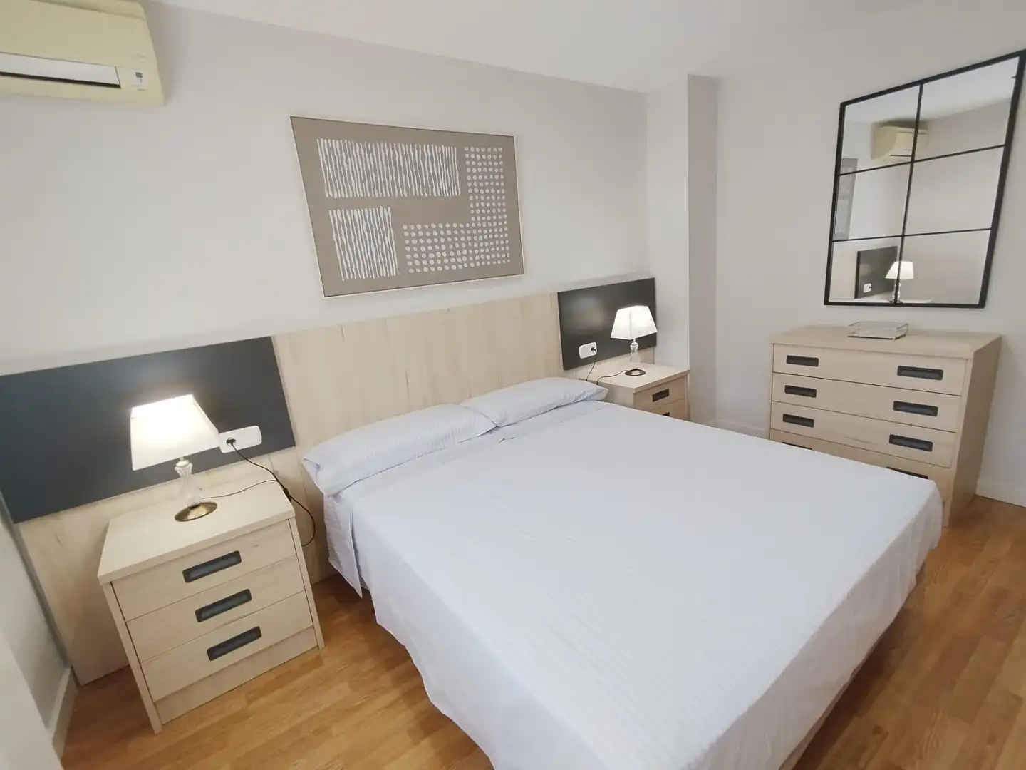 Bedroom of Flat for rent in Granada  with Air Conditioner, Heating and Furnished