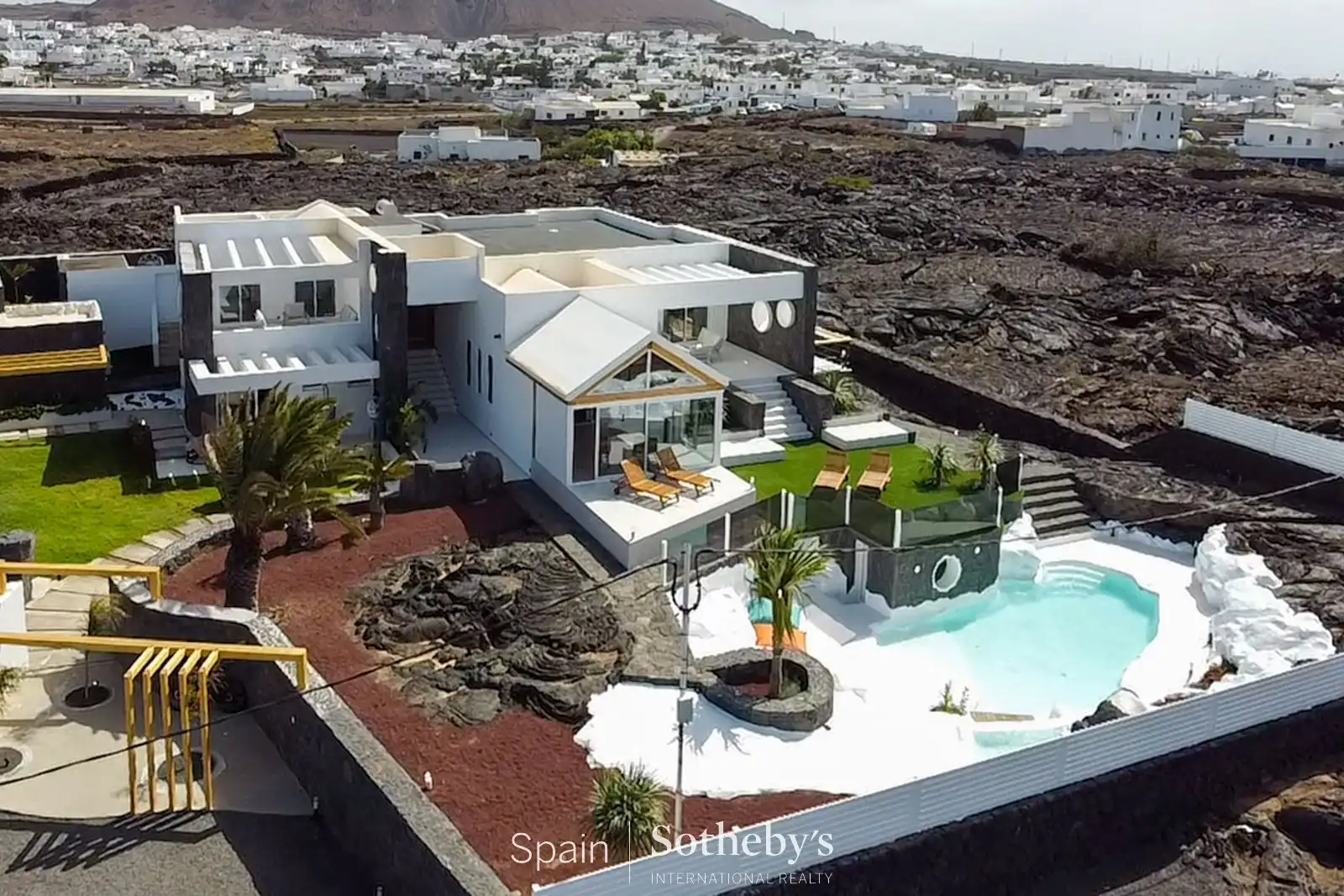 Vista exterior de Casa o chalet en venta en Teguise con Aire acondicionado, Jardín privado y Terraza