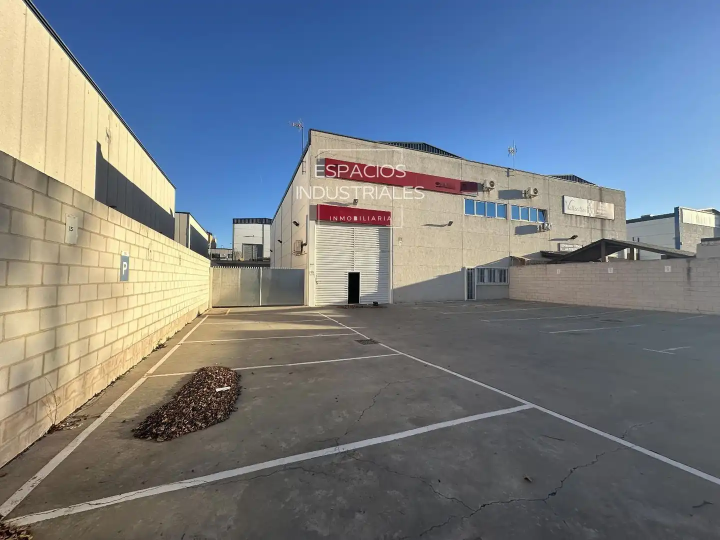 Vista exterior de Nave industrial de alquiler en Rivas-Vaciamadrid