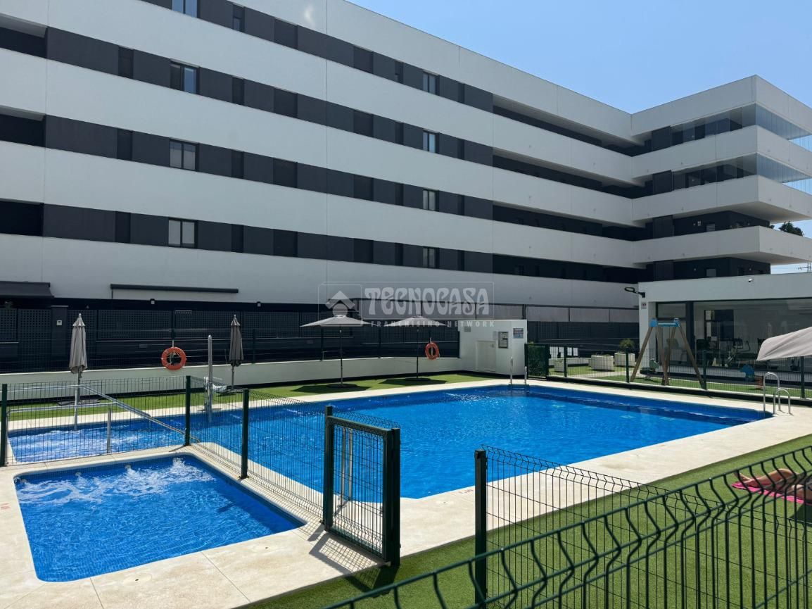 Swimming pool of Flat for sale in La Rinconada  with Air Conditioner