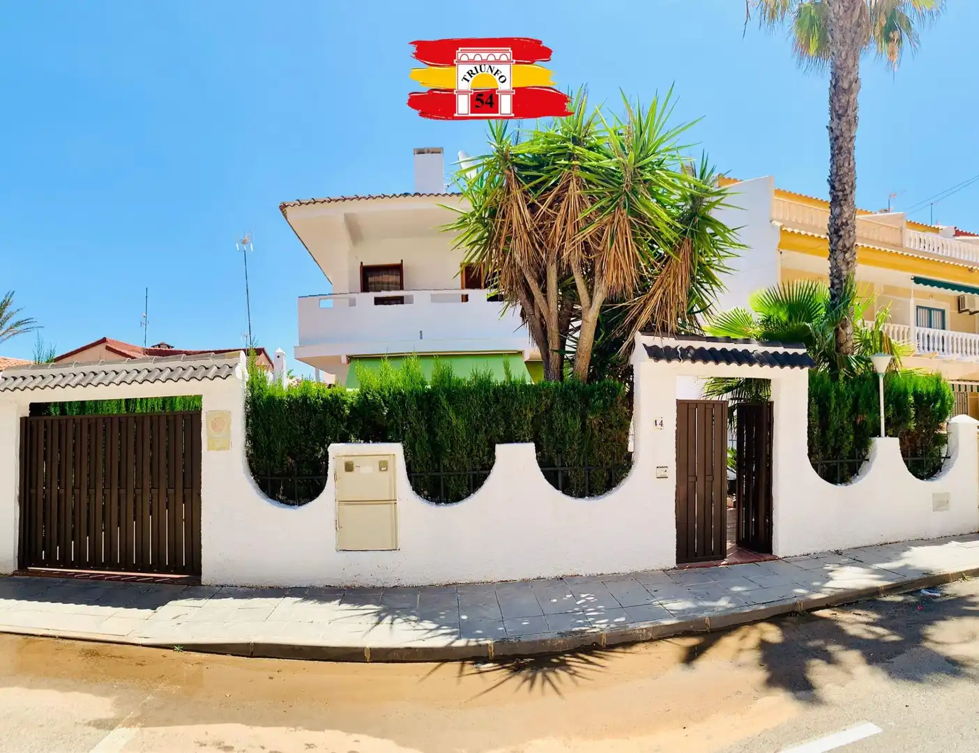 Vista exterior de Casa o chalet en venta en Pilar de la Horadada con Jardín privado, Terraza y Amueblado