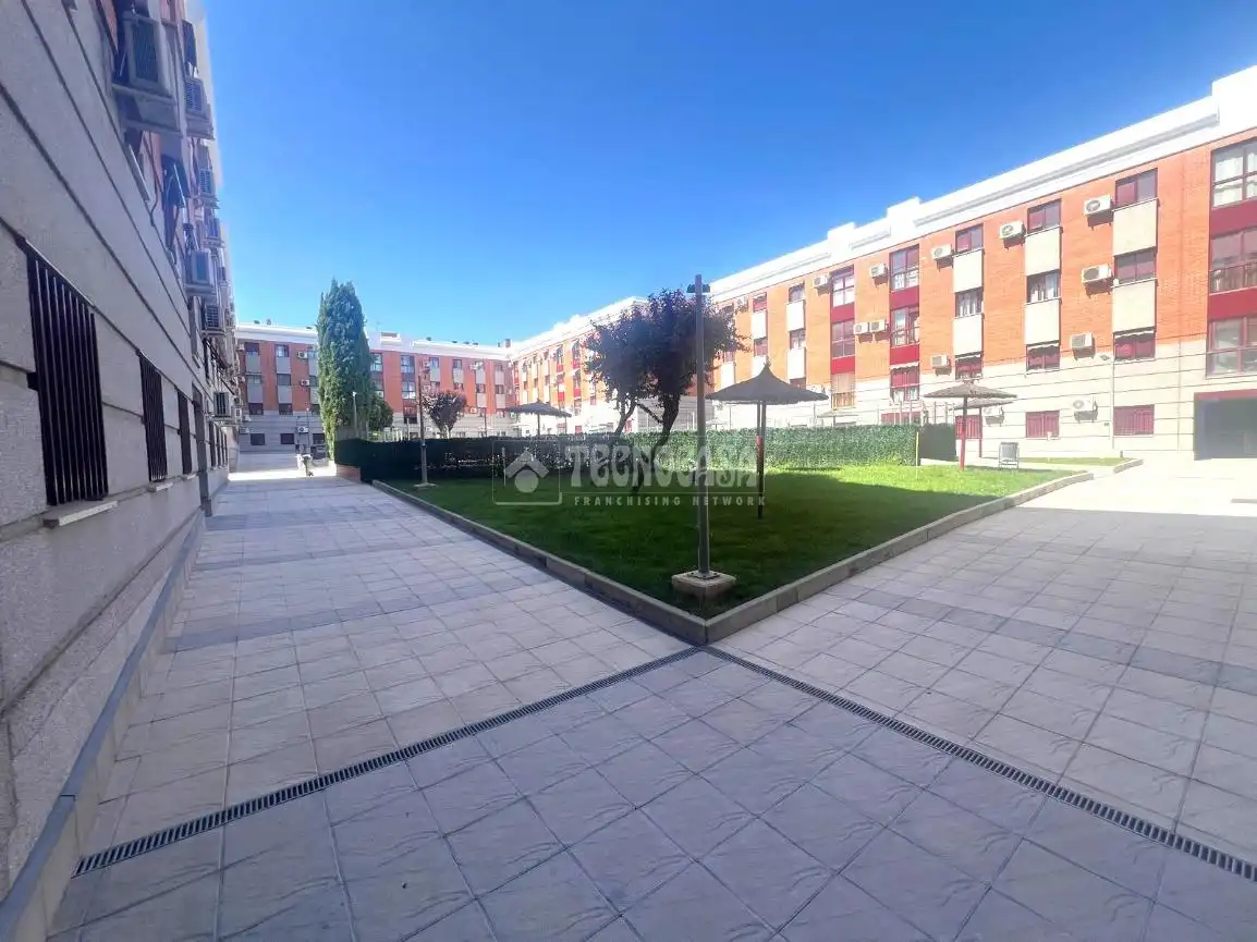 Vista exterior de Piso en venta en Parla con Aire acondicionado, Calefacción y Parquet