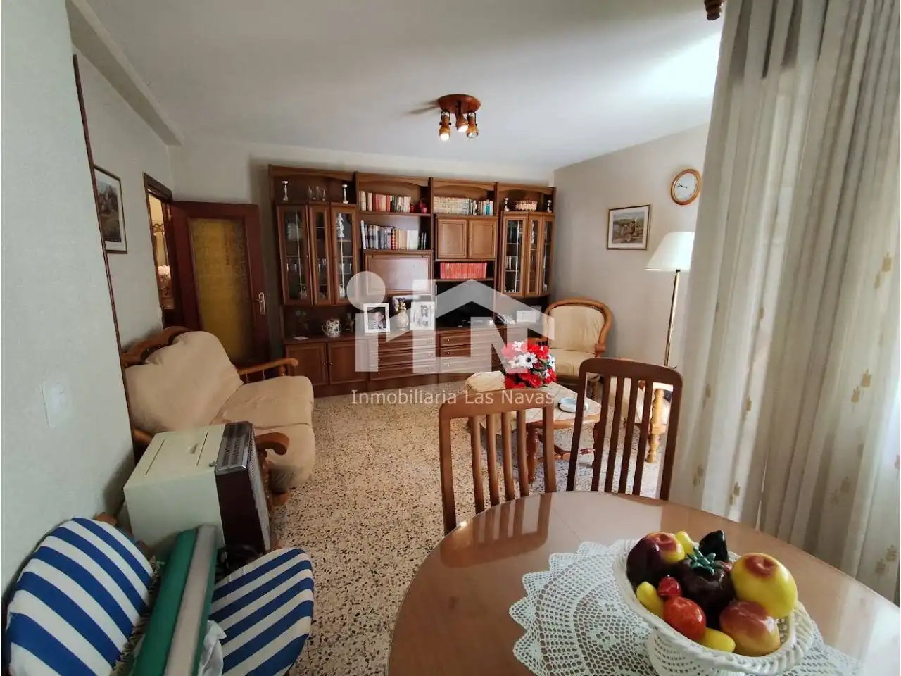 Sala de estar de Piso en venta en Las Navas del Marqués  con Calefacción, Terraza y Balcón