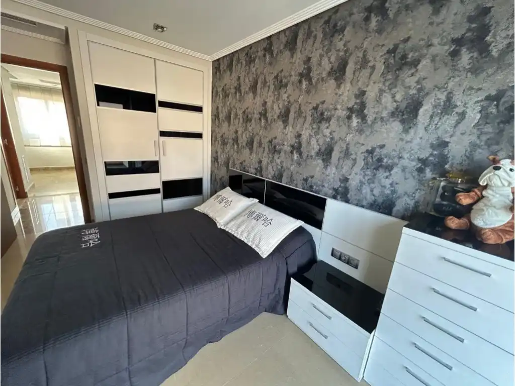Dormitori de Casa o xalet en venda en Gandia amb Aire condicionat, Jardí privat i Terrassa