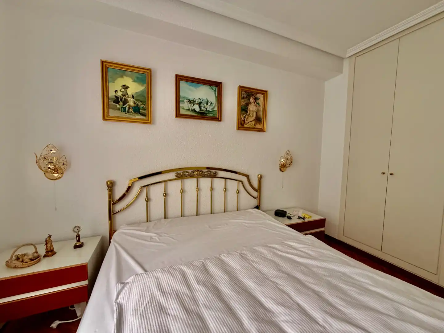 Habitación de Dúplex en venta en Leganés con Aire acondicionado, Calefacción y Jardín privado