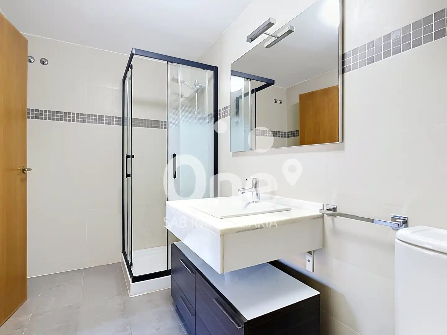 Baño de Casa adosada de alquiler en San Antonio de Benagéber con Aire acondicionado, Calefacción y Jardín privado