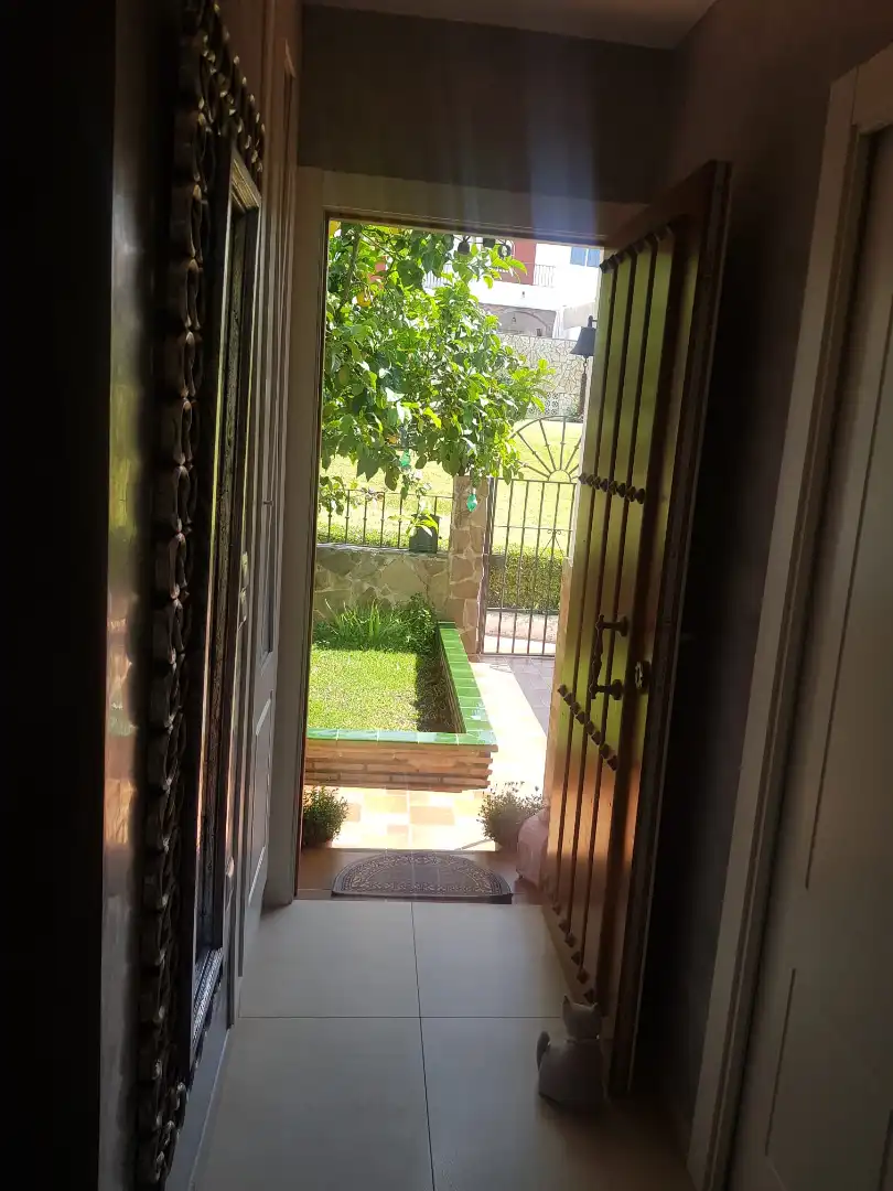 Einfamilien-Reihenhaus zum Verkauf in Nerja mit Klimaanlage, Heizung und Terrasse