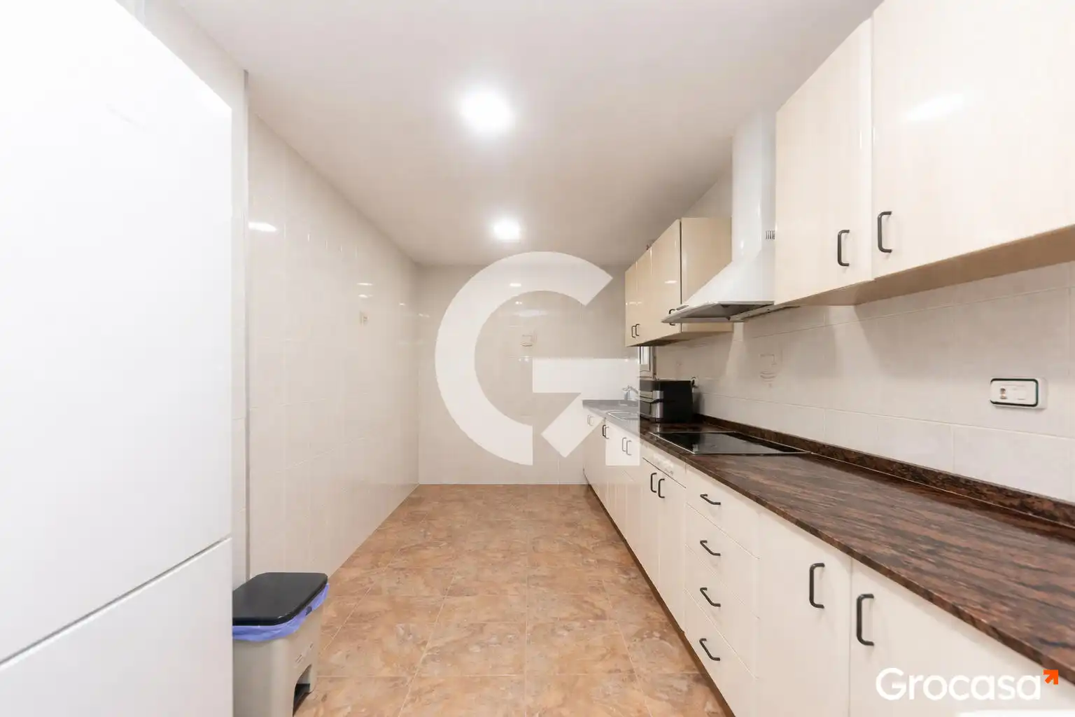 Cuina de Casa adosada en venda en Sant Boi de Llobregat amb Aire condicionat, Calefacció i Terrassa