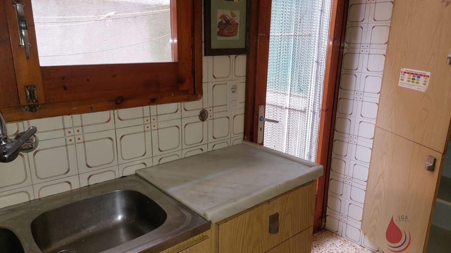 Cuina de Casa adosada en venda en El Pla de Santa Maria amb Calefacció
