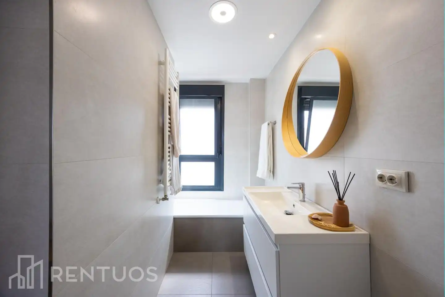 Badezimmer von Dachboden zur Miete in Madrid mit Klimaanlage, Heizung und Terrasse