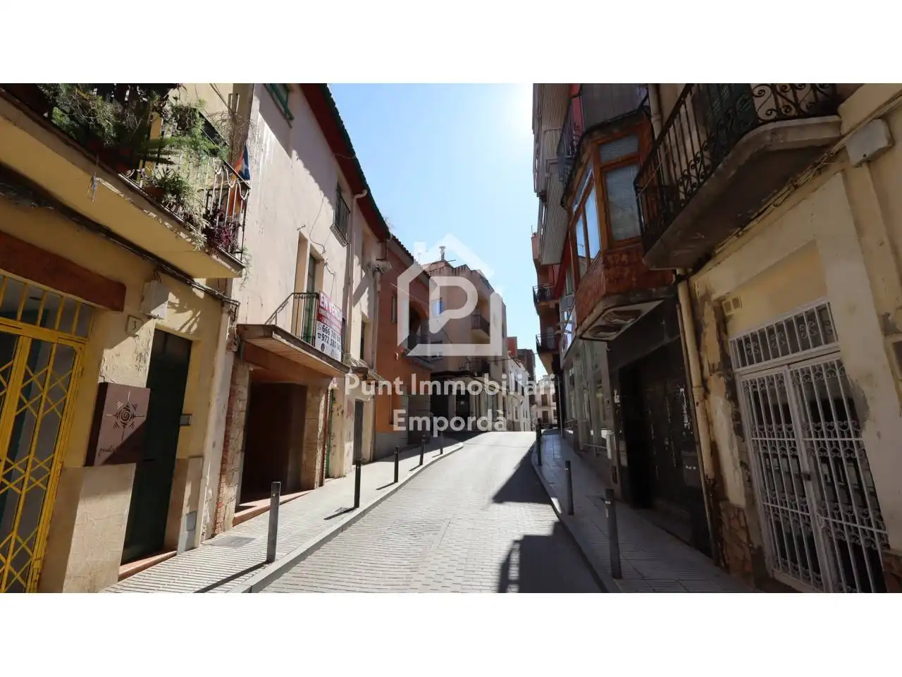Vista exterior de Edificio en venta en Llançà
