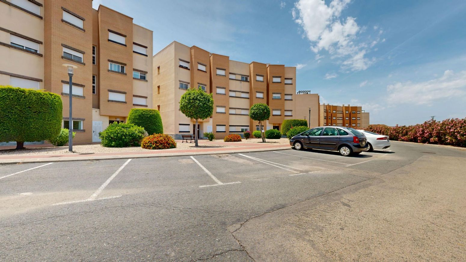 Vista exterior de Pis en venda en  Murcia Capital amb Calefacció, Jardí privat i Piscina