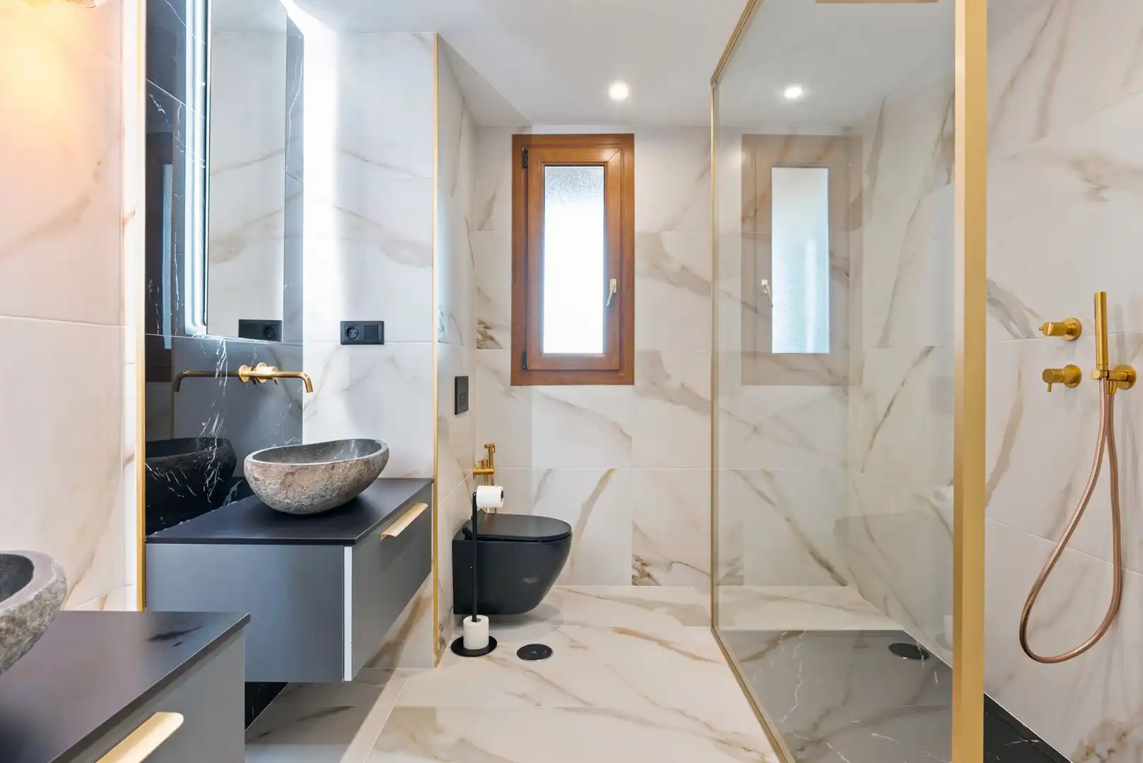 Bany de Apartament en venda en Estepona amb Aire condicionat, Terrassa i Traster