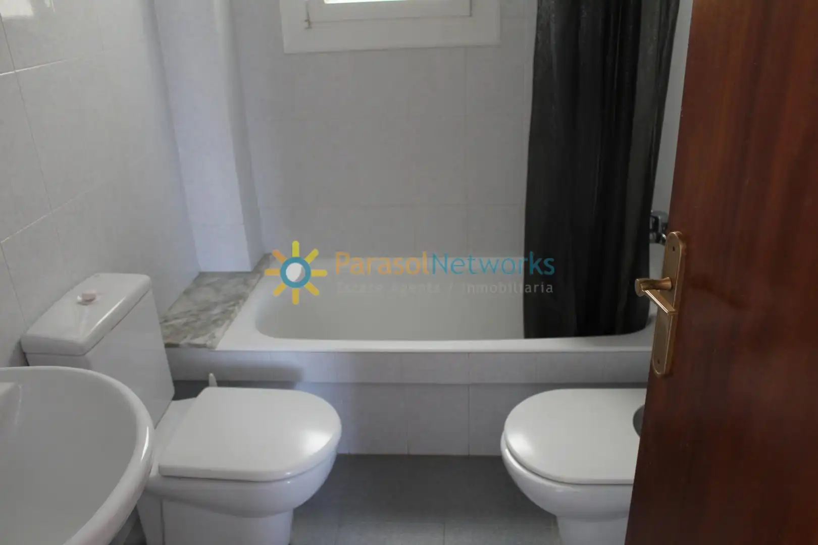 Bathroom of Apartments for rent in Oliva  with Terrace, Furnished and Balcony