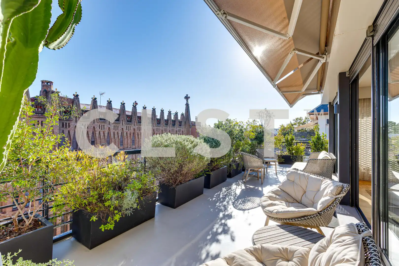 Terrasse von Dachboden zur Miete in Barcelona mit Klimaanlage, Heizung und Parkett