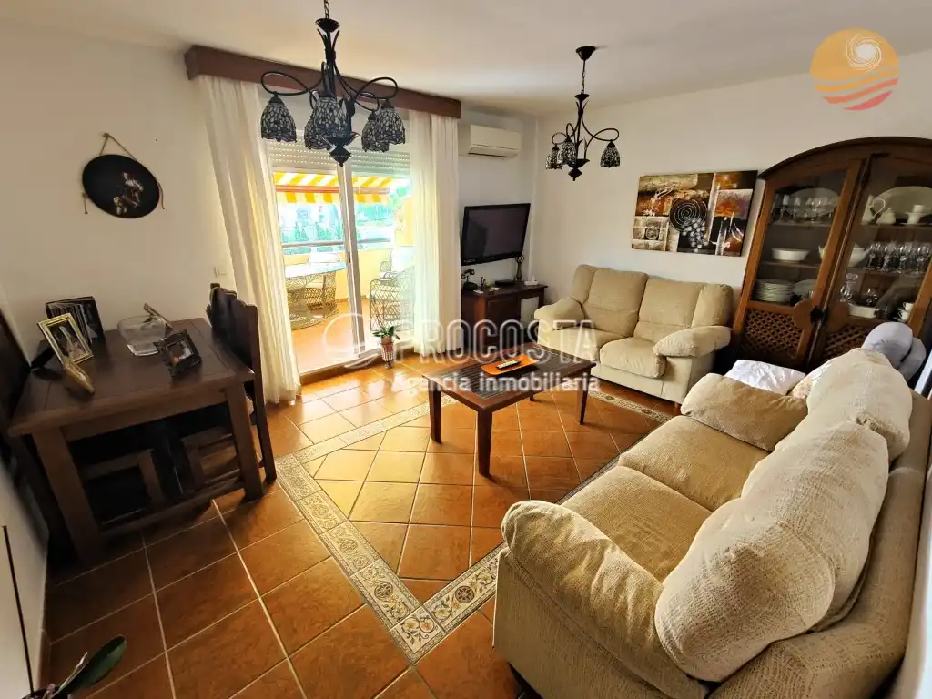 Sala de estar de Casa adosada en venta en Almuñécar con Aire acondicionado, Jardín privado y Terraza