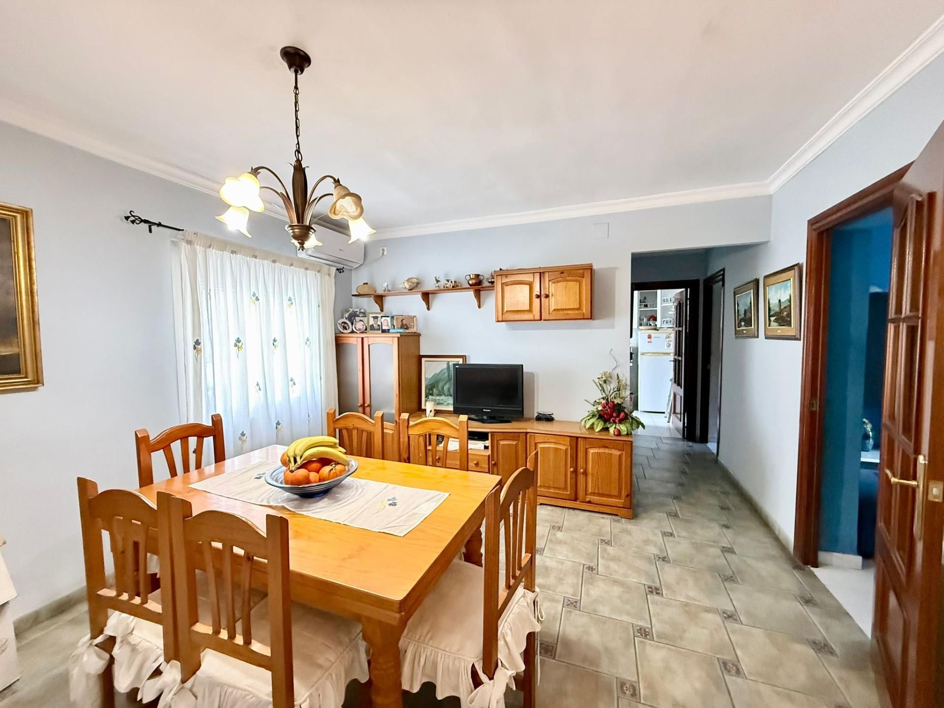 Menjador de Pis en venda en  Almería Capital amb Moblat i Balcó